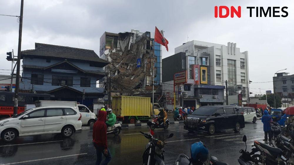 Pemprov DKI Jakarta: Gedung Ambruk di Slipi Tak Ada IMB dan Izin Usaha