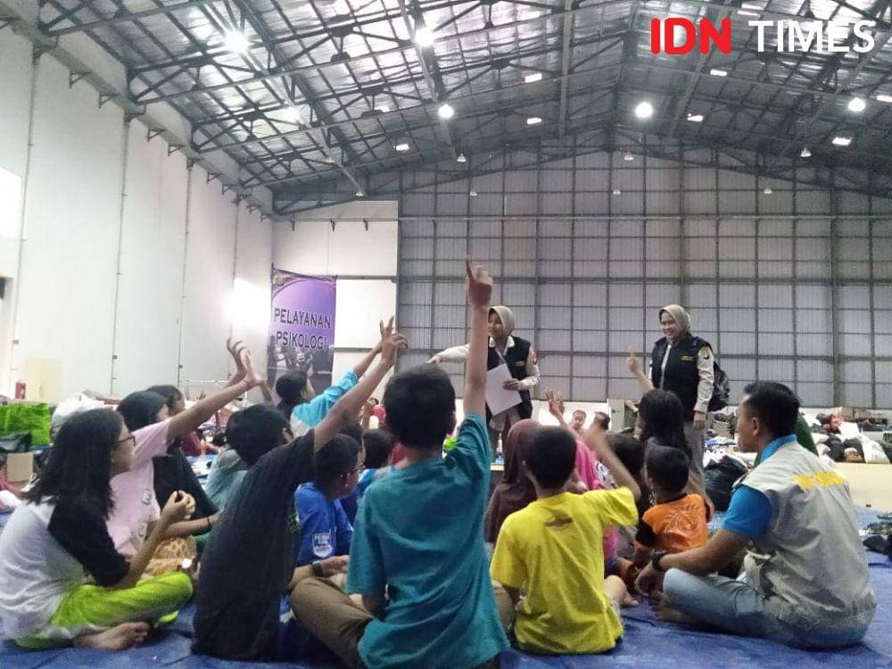 Ilustrasi pendampingan bagi anak-anak (IDN Times/Dini Suciatiningrum)