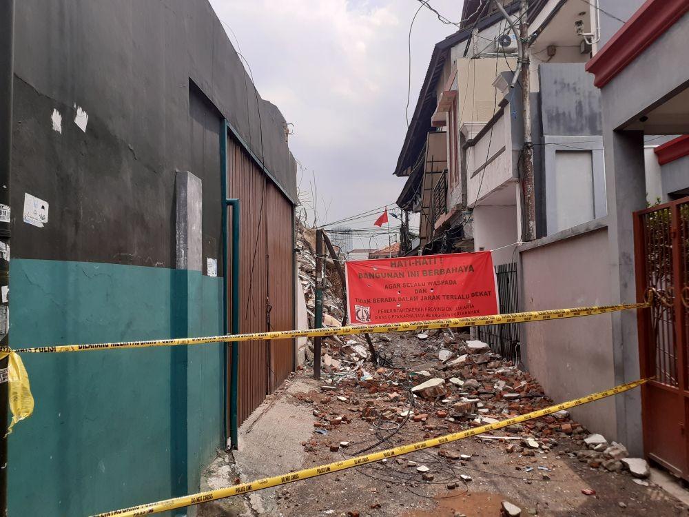Takut Ada Runtuhan Susulan, Warga Minta Gedung Ambruk Diratakan