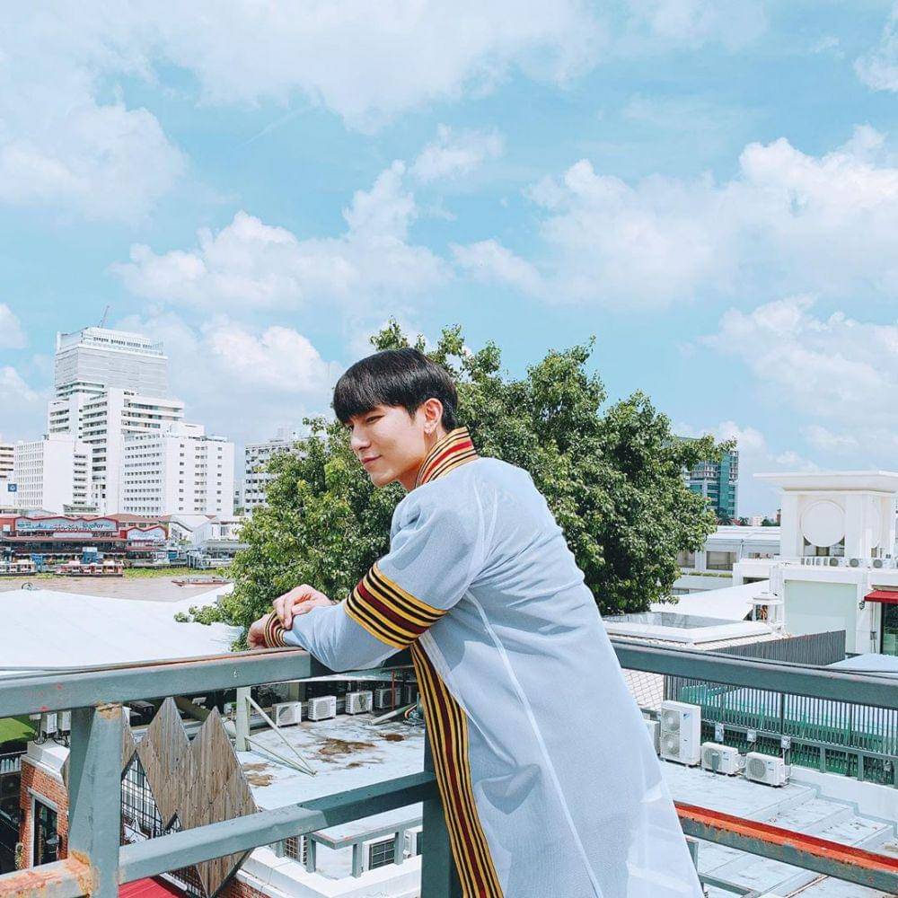 Instagram.com/mewsuppasit