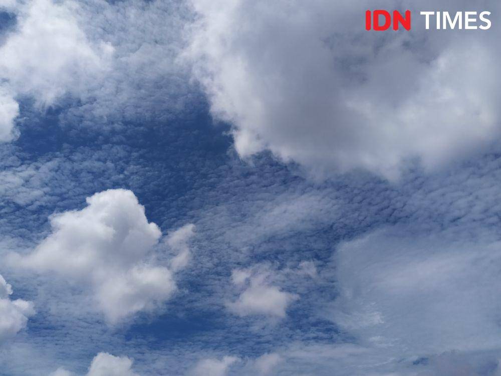 Ilustrasi awan. IDN Times/Fariz Fardianto