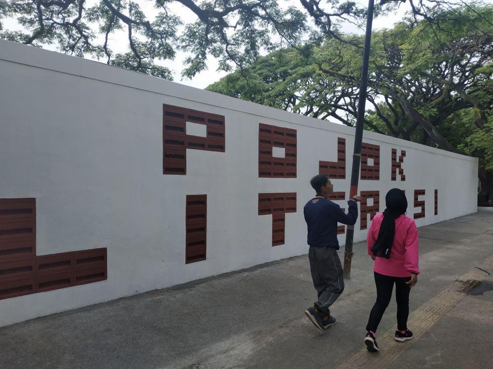 Nasib Pojok Literasi Karya Ridwan Kamil yang Jadi Lokasi PKL