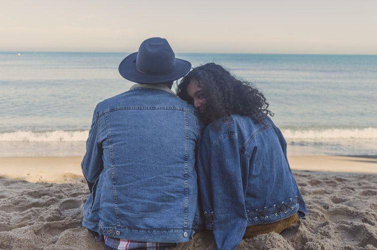 unsplash.com/@chermitovee