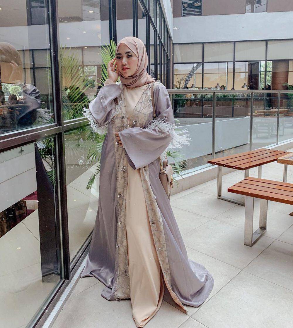 instagram.com/rachelvennya