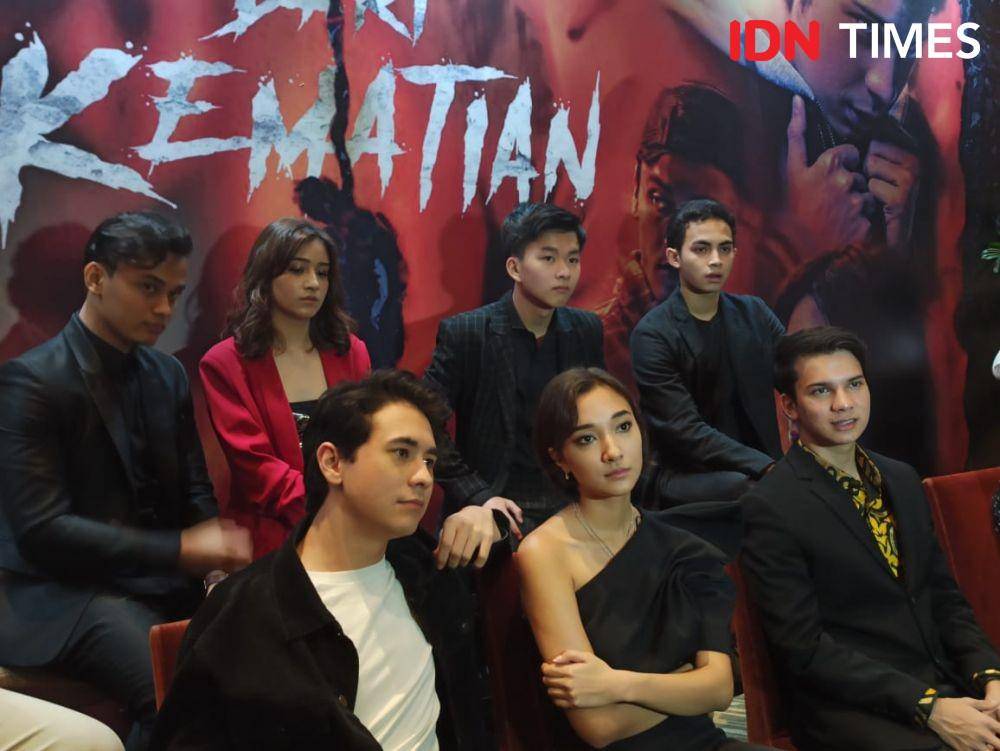 Jajaran pemain film Surat dari Kematian, di Epicentrum, Jakarta pada (6/1). IDN Times/Erfah Nanda