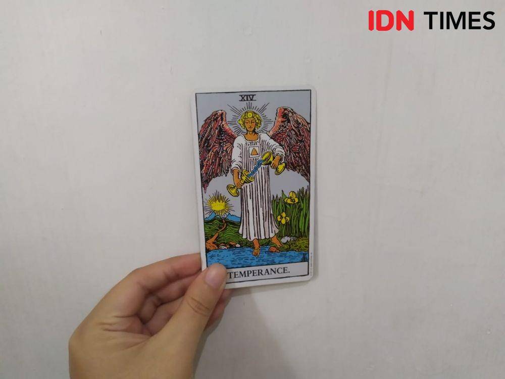 Tarot Card (IDN Times/Aldzah Fatimah Aditya)