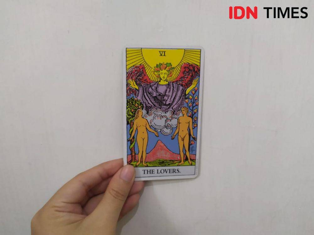 Tarot Card (IDN Times/Aldzah Fatimah Aditya)