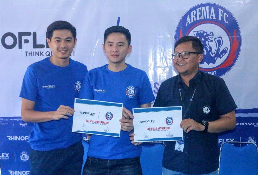 Arema FC resmi menjalin kerjasama dengan Rhinoflex untuk penyedia material patch jersey. IDN Times/ Alfi Ramadana