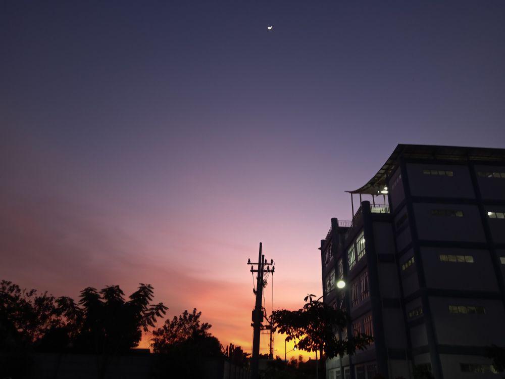 [Puisi] Senja dan Warna Jingganya