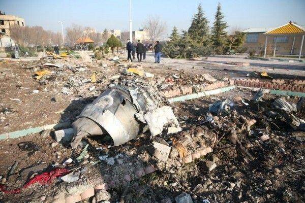 (Serpihan pesawat Maskapai Internasional Ukraina yang ditembak jatuh militer Iran) ANTARA FOTO/Nazanin Tabatabaee/WANA (West Asia News Agency) via REUTERS