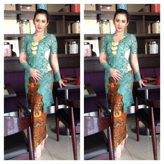 Instagram/Nafa Urbach