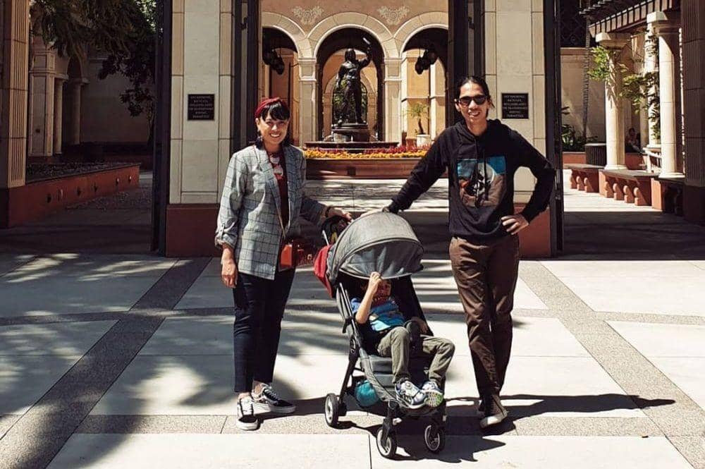 Sutradara Sukses, 10 Potret Hangat Angga Sasongko Bareng Keluarga