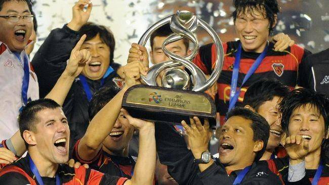 Farias ketika membawa Pohang jadi juara Liga Champions Asia 2009. Getty Images/Toru Yamanaka