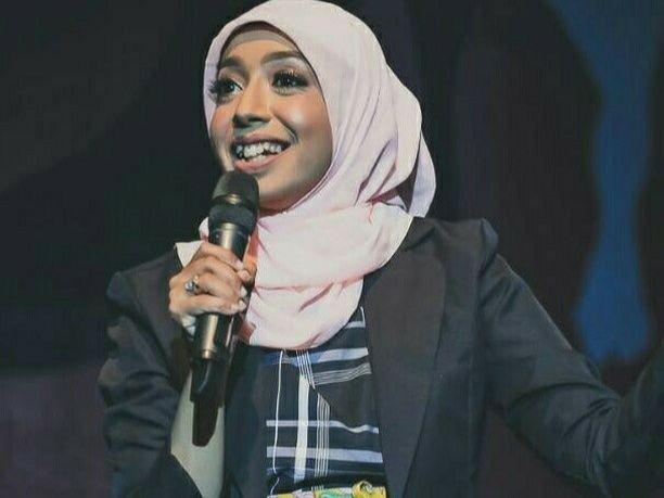IMS 2020: Perjalanan Hijrah Sakdiyah Ma'ruf Sebagai Komika Jihad