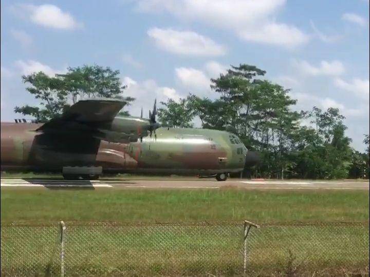 Tangkap layar dari video Pesawat Hercules C-130 yang mendarat darurat di Aceh Utara (Dok. Istimewa)