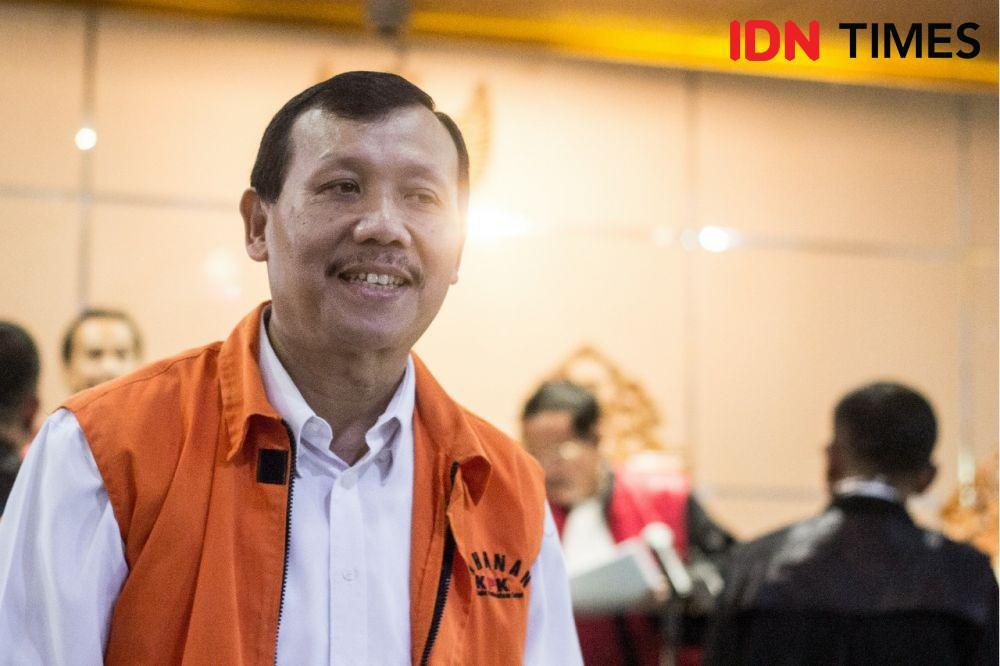 Mantan Sekda Jabar Iwa Karniwa Dituntut 6 Tahun Penjara