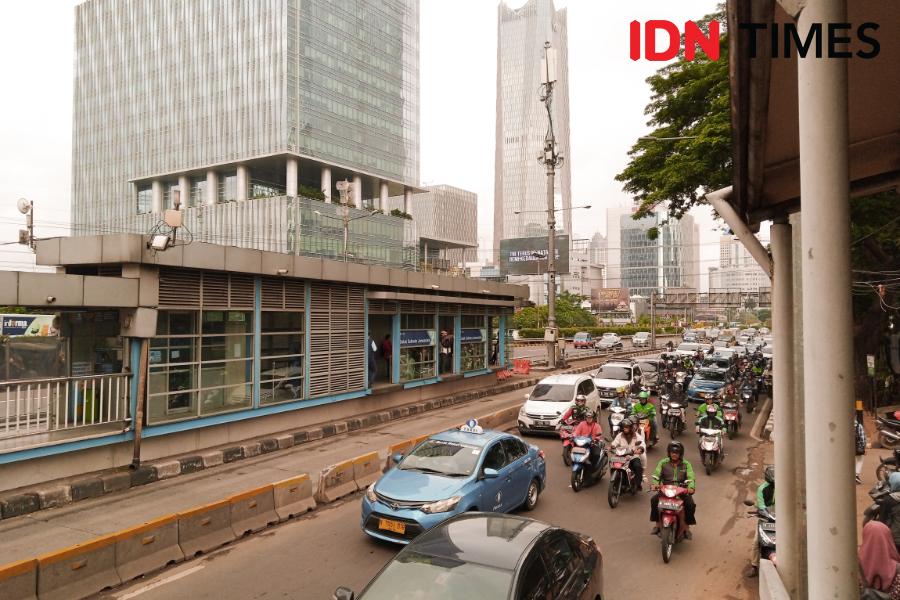 Harusnya Orang Jakarta Lakukan Ini Saat Terjebak Macet, Produktif Abis