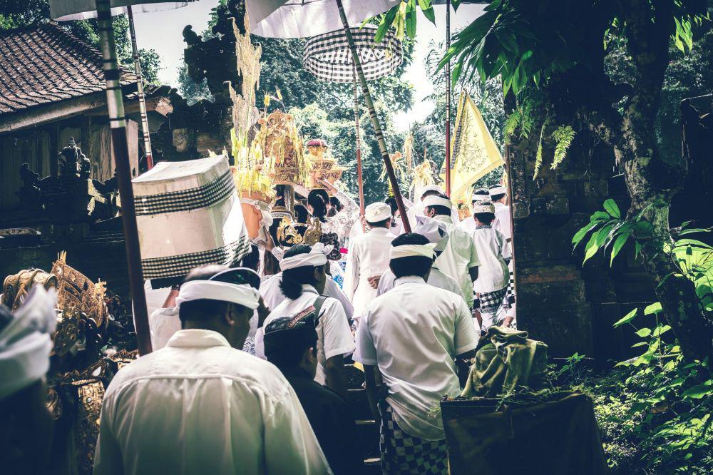 Praktikkan 5 Etika dan Tata Krama Ini Saat Mengunjungi Candi