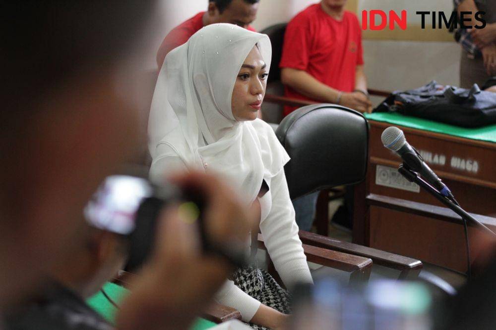 Febi Nur Amelia, terdakwa kasus ITE karena menagih utang dari media sosial (IDN Times/Prayugo Utomo)