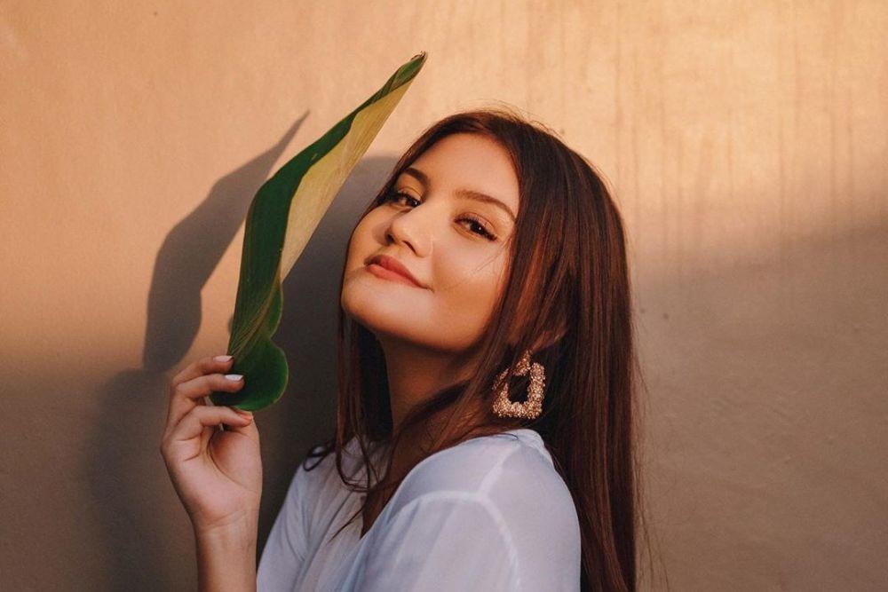 10 Potret Menawan Chelsea Shania, Teman Duet Al Ghazali di Single Baru