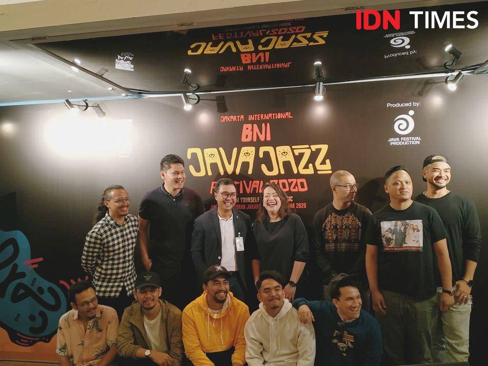 President Director Java Festival Production, Dewi Gontha, Marcell dan The Mighties dalam press conference BNI JJF 2020 di Jakarta. 15 Januari 2020. IDN Times/Nadia Umara