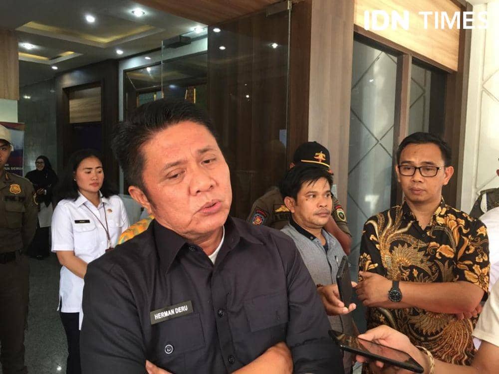 Wabup OKU Ditahan Polda Sumsel, Herman Deru: Sakit Nian Aku Dengernyo