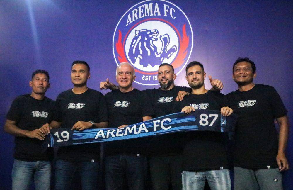 Jajaran tim pelatih Arema FC untuk musim 2020. IDN Times/ Alfi Ramadana