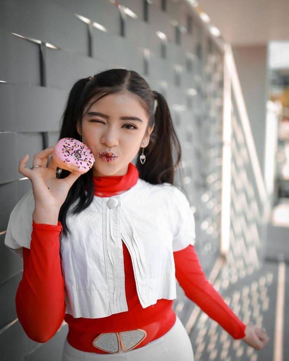 Instagram.com/tiaraanugrahh
