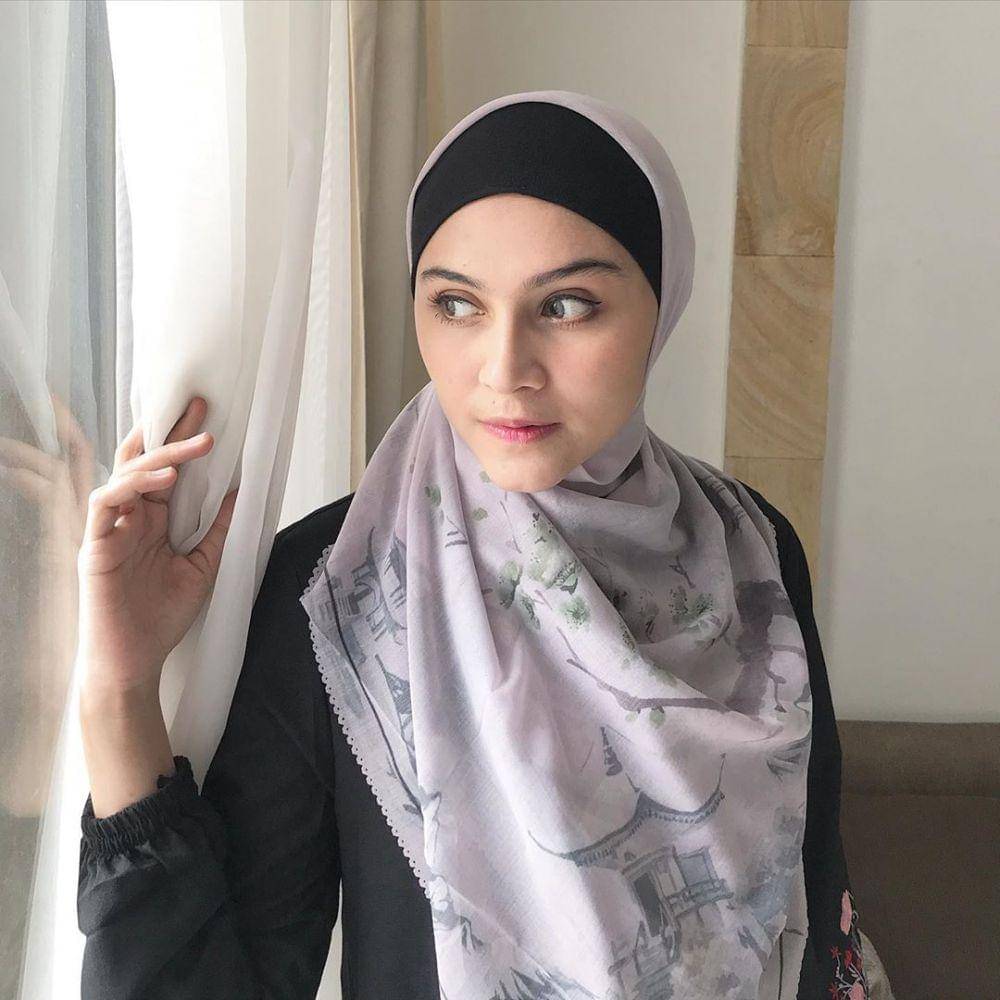 Instagram.com/zeezeeshahab