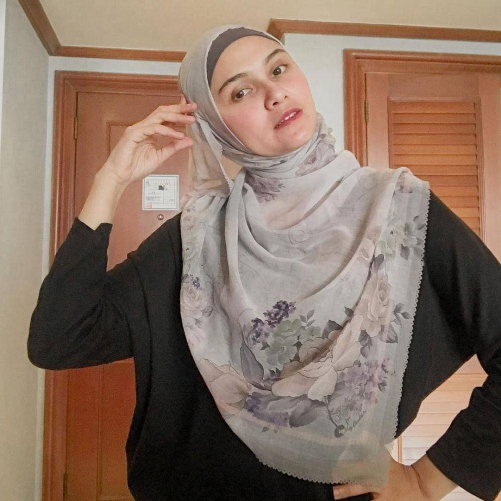 Instagram.com/zeezeeshahab