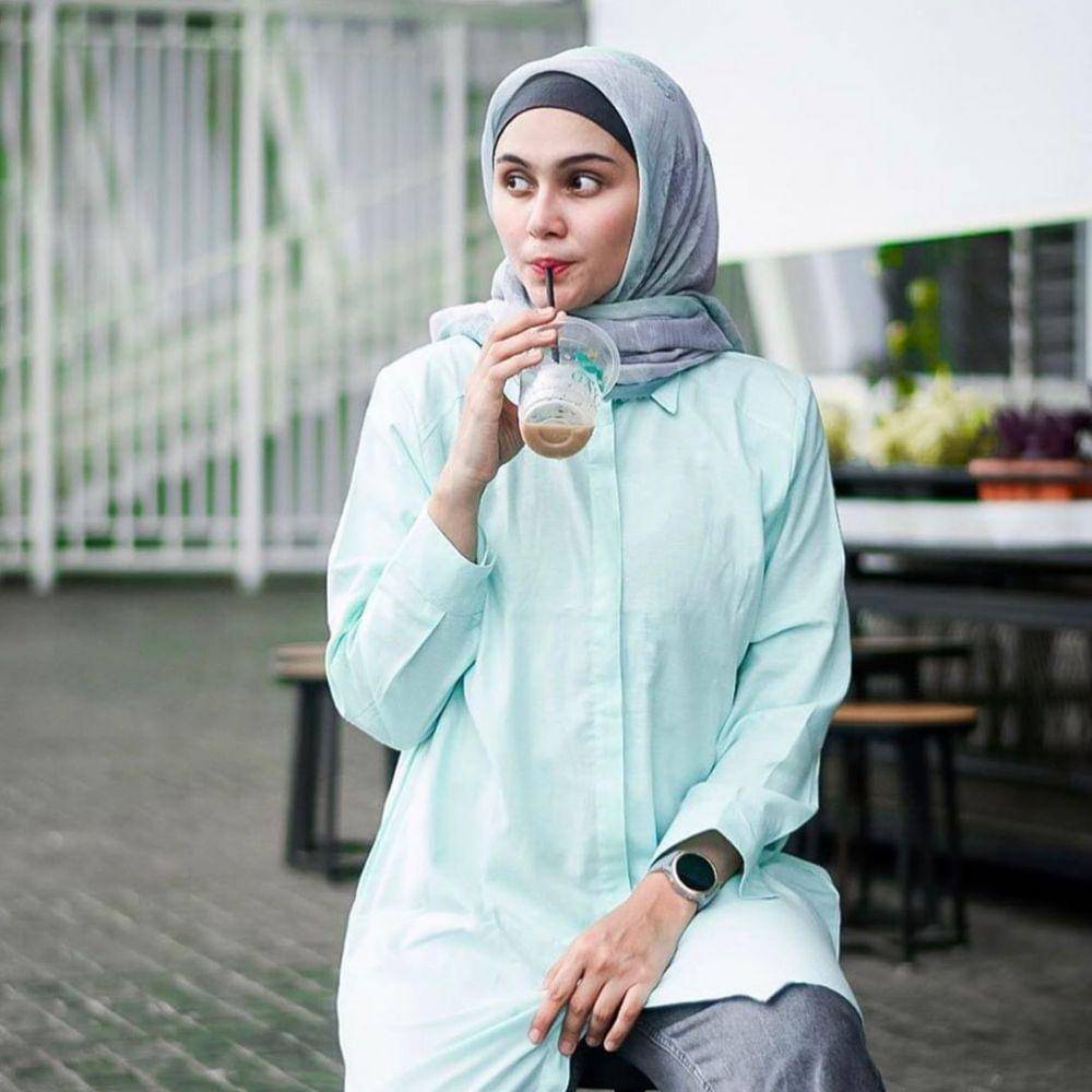 Instagram.com/zeezeeshahab