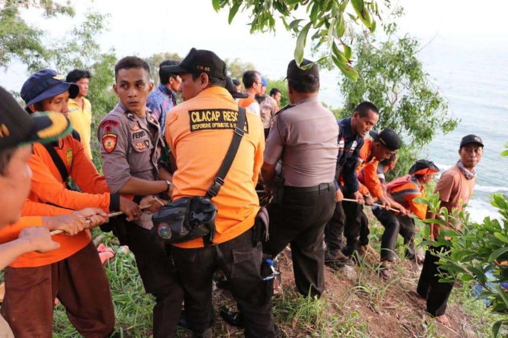 Dramatis! Evakuasi Jasad Pemancing di Kebumen, Mayat Tak Bisa Diangkat