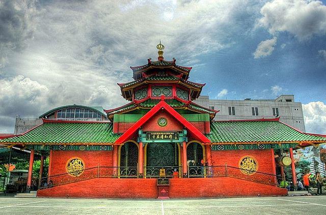 Mirip Kelenteng, Ini 5 Hal Menarik tentang Masjid Cheng Hoo Surabaya