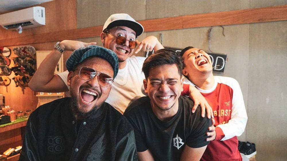 5 Podcast Seleb yang Wajib Kamu Dengerin, Menghibur dan Inspiratif!