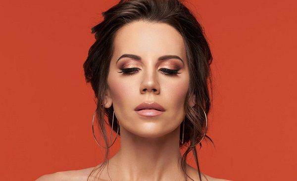 instagram.com/glamlifeguru
