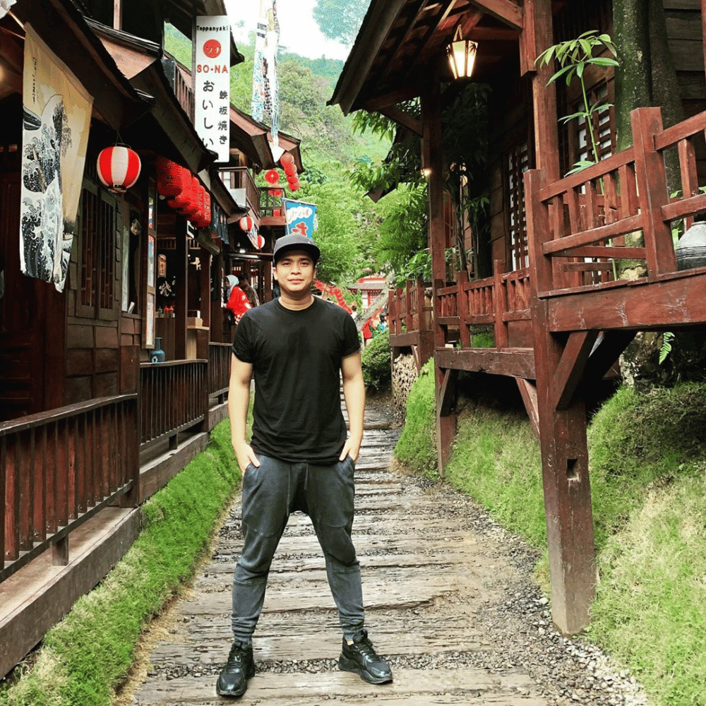 Genap 30 Tahun, 10 Gaya Billy Syahputra yang Kian Kece dan Macho Abis