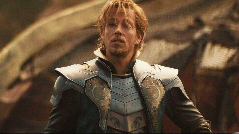 Karakter MCU yang Aktornya Diganti - Fandral (Josh Dallas, diganti jadi Zachary Levi)