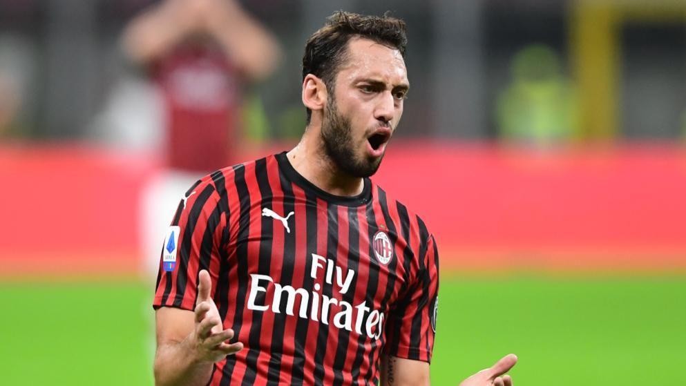 Butuh Gelandang Kreatif, Arteta Siap Tampung Calhanoglu dari Milan