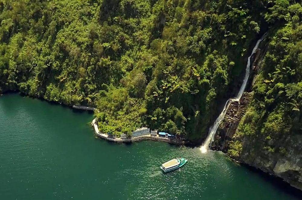 5 Air Terjun di Sekitar Danau Toba yang Sajikan Panorama Kece