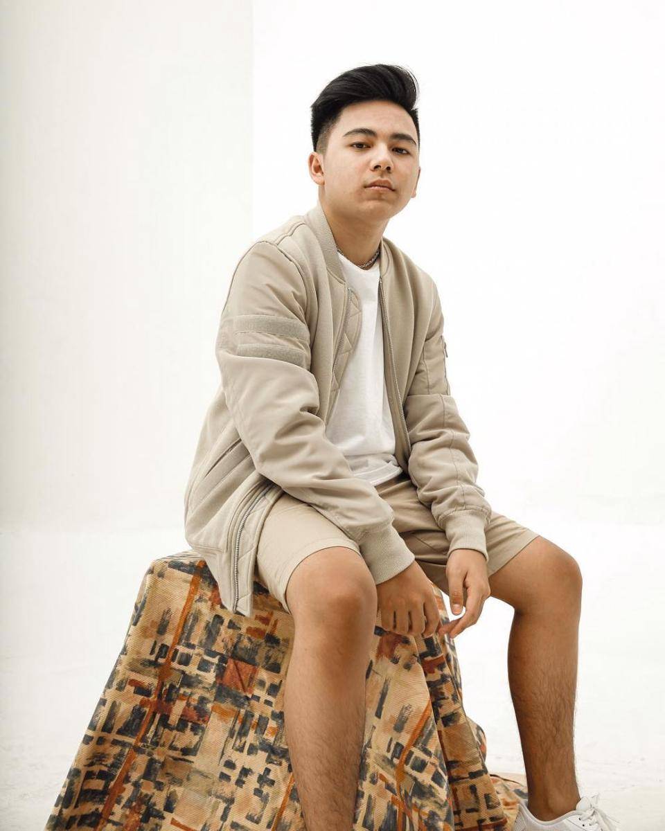 Instagram.com/brandon_lilhero