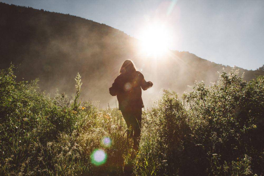 unsplash.com/Holly Mandarich