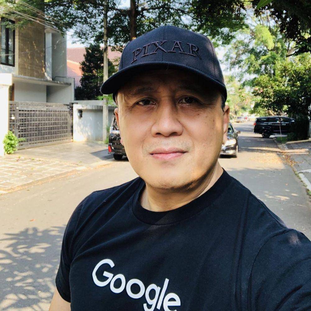 Instagram.com/triawanmunaf