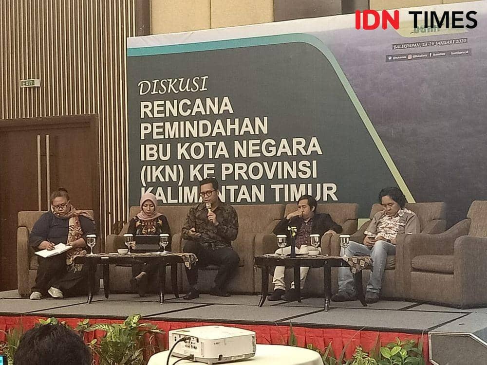 Deputi Direktur ICEL, Reynaldo Sembiring saat sampaikan materinya (IDN Times/Ervan Masbanjar)