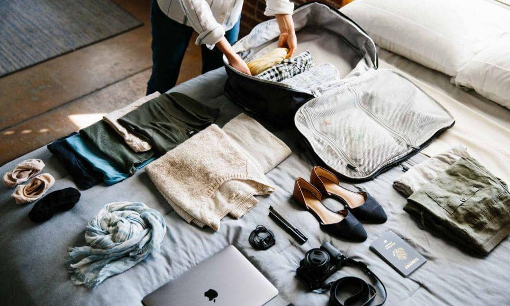 Biar OOTD Kece Terus, Ini 5 Tips Saat Packing Sepatu Buat Liburan