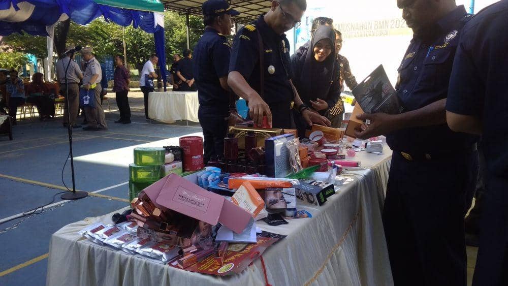 Barang sitaan KPPBC Tipe Madya Pabean C Banda Aceh (IDN Times/Saifullah)