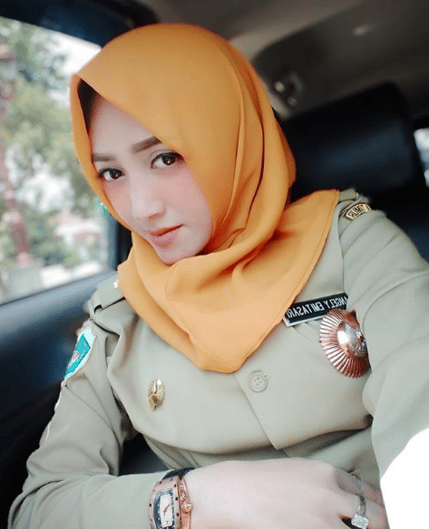 instagram.com/angelemythasari