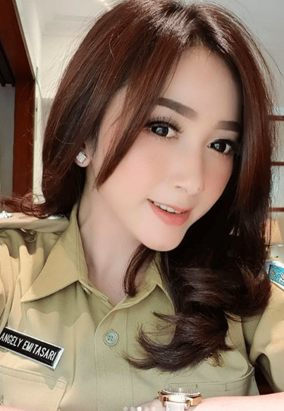 instagram.com/angelemythasari