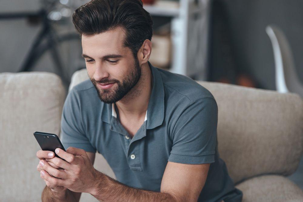 Lagi PDKT Sama Si Dia? Coba 6 Topik Ini Biar Chatting Lebih Lama