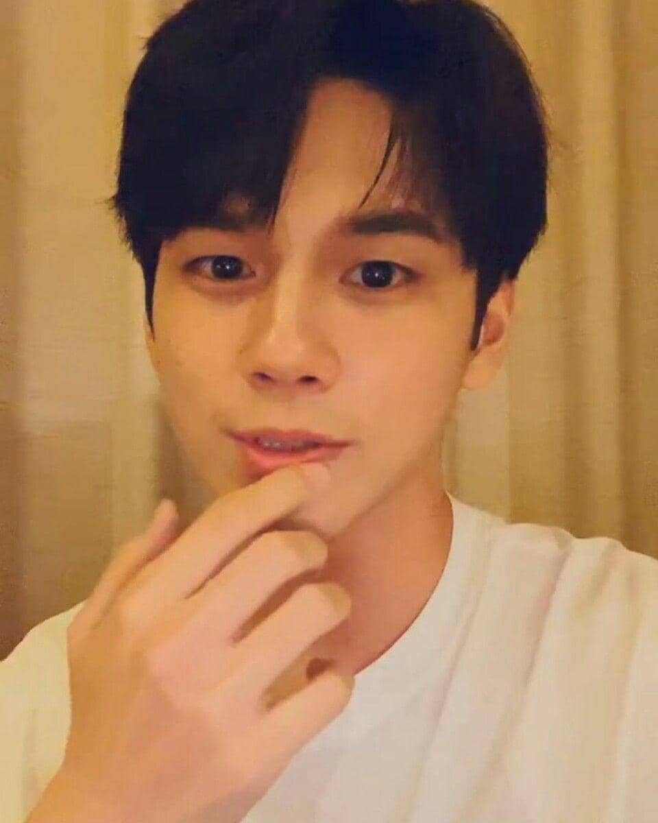 instagram.com/ong_seongwu_info