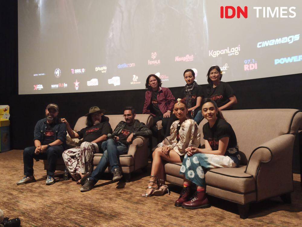 Jajaran pemain, produser, dan sutradara saat screening dan preskon film Mangkujiwo di Epicentrum, Jakarta, pada Jumat (24/1). IDN Times/Erfah Nanda